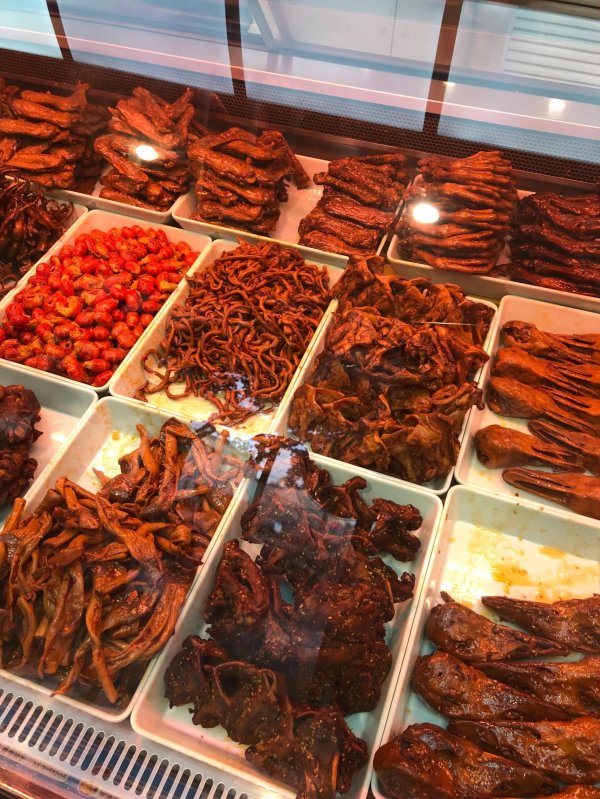 兴业策略 “卤制品吃不起”再次冲上热搜，三巨头的难题：从跑马圈地到精耕细作