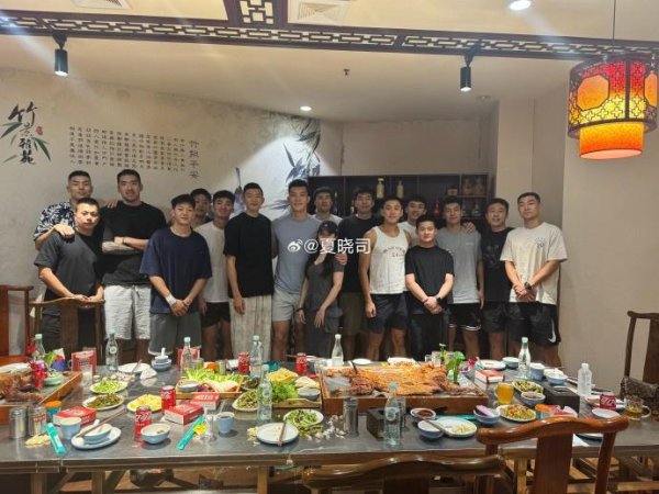 君盈配资 媒体人晒山东聚餐：欢迎陈林坚 祝贺郭凯新婚快乐 高诗岩荣耀归来